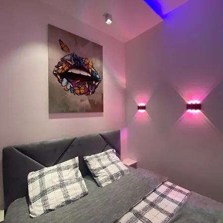 студія на вулиці городоцька 102