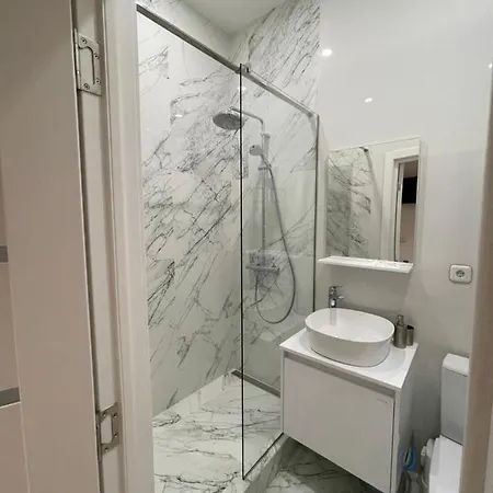 Apartman квартира-студія подобово на вулиці городоцька 102