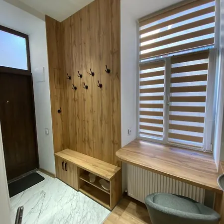 Apartment квартира-студія подобово на вулиці городоцька 102 *