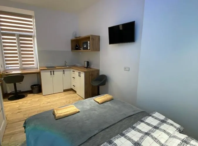 アパート квартира-студія подобово на вулиці городоцька 102