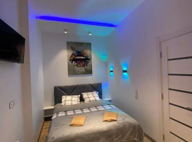 квартира-студія подобово на вулиці городоцька 102