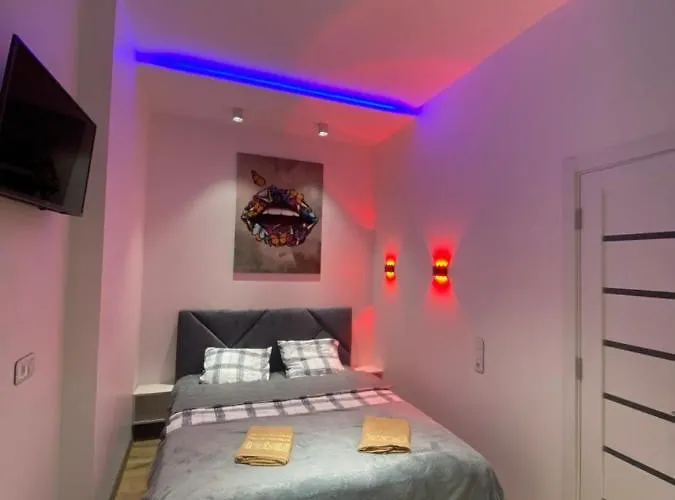 квартира-студія подобово на вулиці городоцька 102 アパート