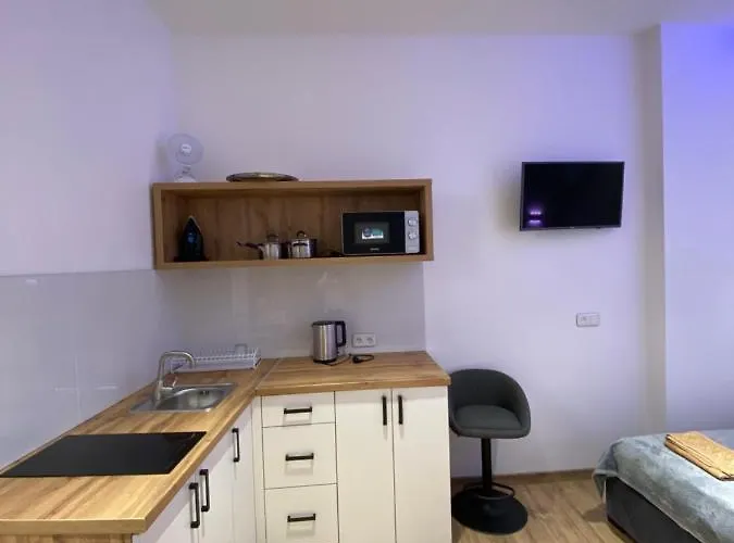 Lägenhet квартира-студія подобово на вулиці городоцька 102